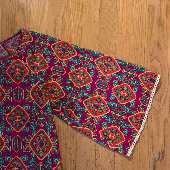 Colorful, patterned top! - Picture 2 of 3